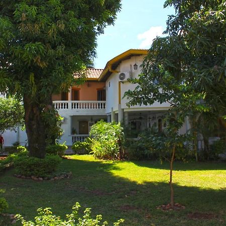 Ross Char Hotel Asunción Zewnętrze zdjęcie