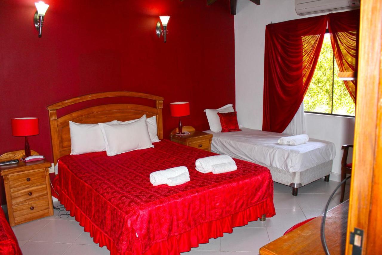 Ross Char Hotel Asunción Zewnętrze zdjęcie
